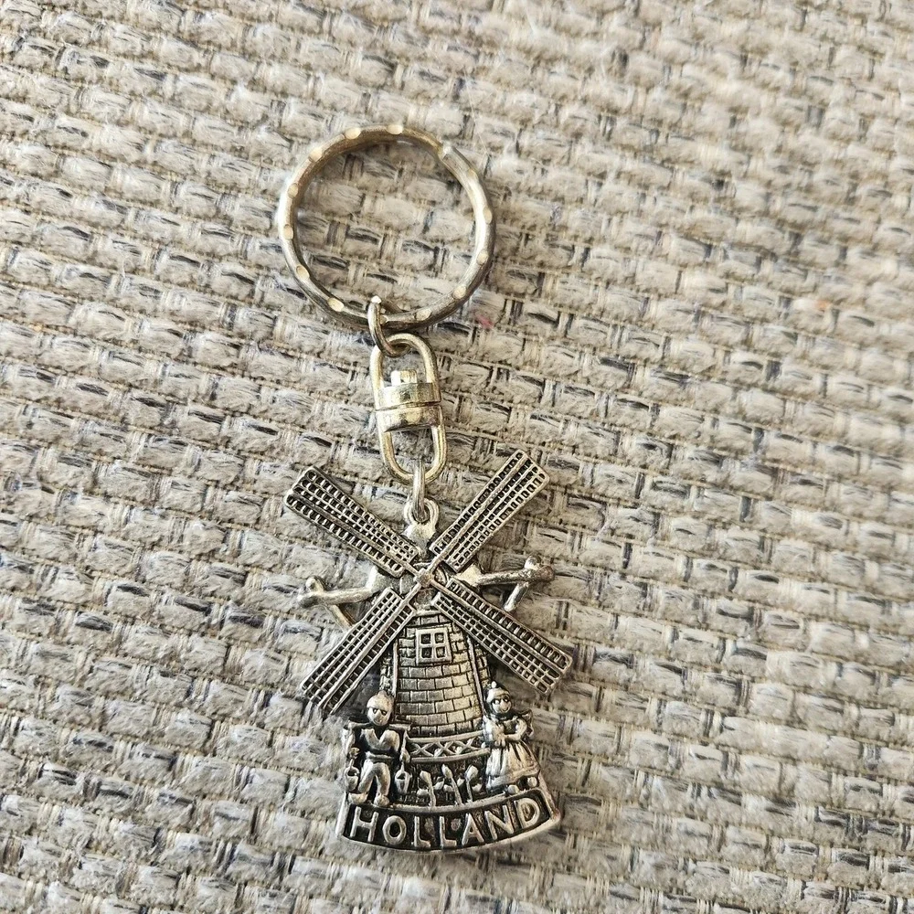 Vintage‎ HOLLAND Windmill Metal Keychain